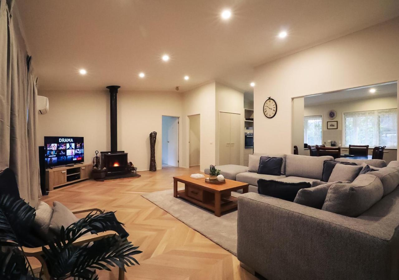 The Birch House - Silver Birches Accommodation Bright Ngoại thất bức ảnh