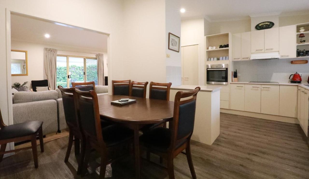 The Birch House - Silver Birches Accommodation Bright Ngoại thất bức ảnh