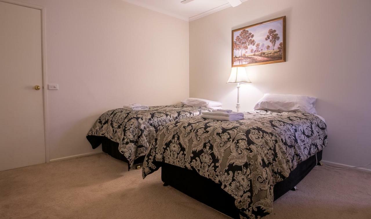 The Birch House - Silver Birches Accommodation Bright Ngoại thất bức ảnh
